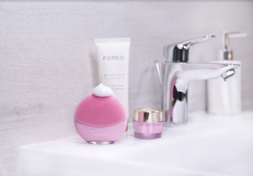  FOREO LUNA mini 3 Pearl Pink, FOREO Micro-Foam Cleanser, detergente per il viso delicato in forma di schiuma